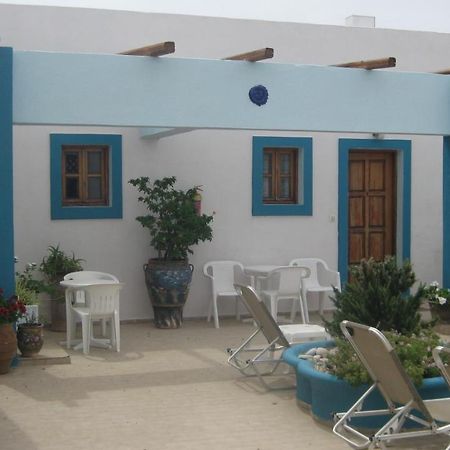 Theodora Aparthotel Makrýgialos Exterior foto